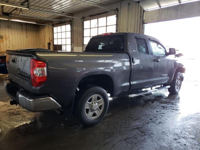 5TFUM5F10HX071575 - 2017 TOYOTA TUNDRA DOUBLE CAB SR/SR5 GRAY photo 3