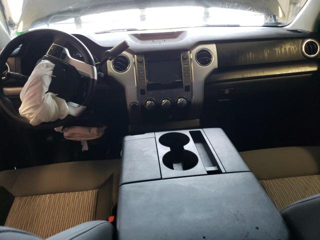 5TFUM5F10HX071575 - 2017 TOYOTA TUNDRA DOUBLE CAB SR/SR5 GRAY photo 8