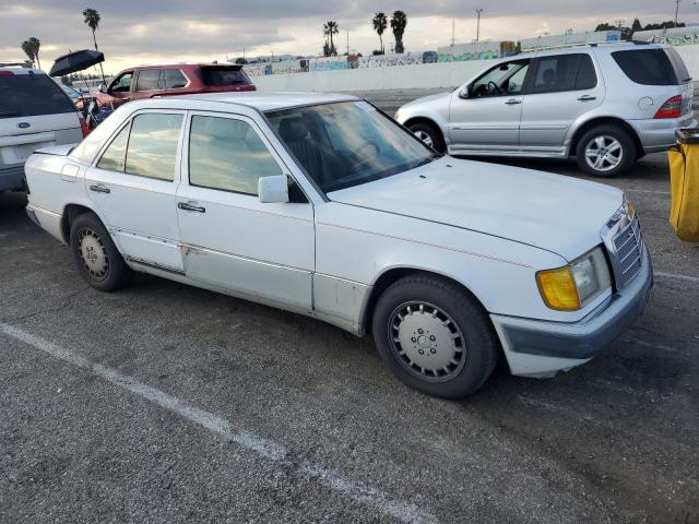 WDBEA26D7NB739417 - 1992 MERCEDES-BENZ 300 E 2.6 WHITE photo 4