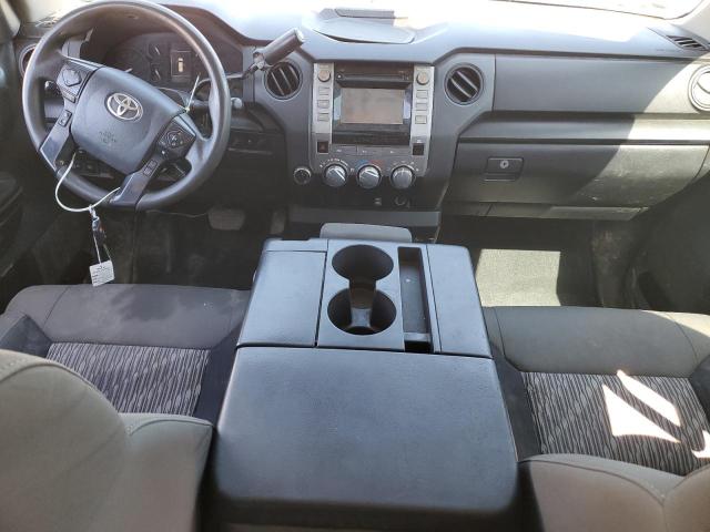 5TFUM5F12JX078016 - 2018 TOYOTA TUNDRA DOUBLE CAB SR/SR5 WHITE photo 8
