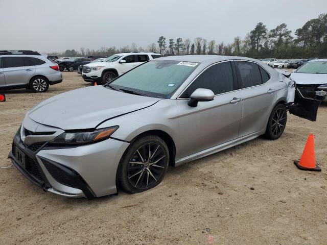 4T1G11AK8MU589889 - 2021 TOYOTA CAMRY SE SILVER photo 1