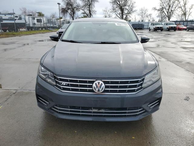 1VWDT7A37HC074453 - 2017 VOLKSWAGEN PASSAT R-LINE Grau Foto 5