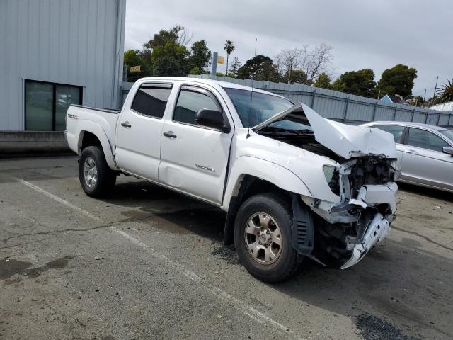 3TMJU4GN1DM152874 - 2013 TOYOTA TACOMA DOUBLE CAB PRERUNNER WHITE photo 4