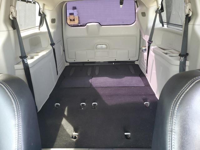 2A4RR8DG2BR618037 - 2011 CHRYSLER TOWN & COU TOURING L SILVER photo 10