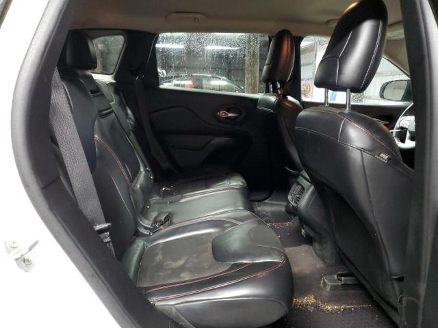 1C4PJMBS2GW261669 - 2016 JEEP CHEROKEE TRAILHAWK WHITE photo 11