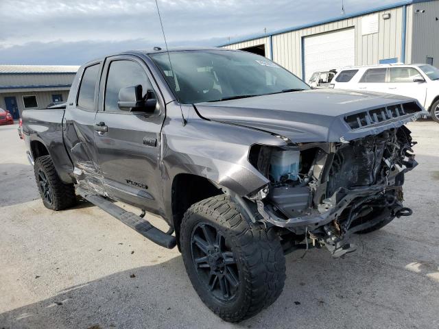 5TFUW5F10HX657087 - 2017 TOYOTA TUNDRA DOUBLE CAB SR/SR5 GRAY photo 4