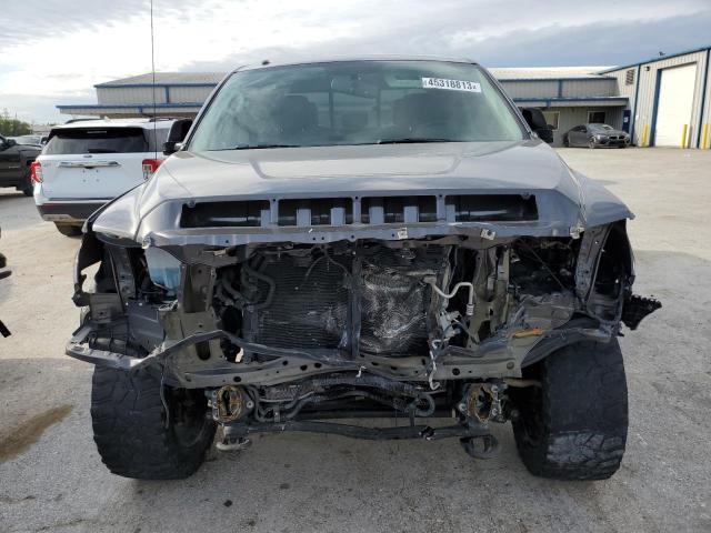 5TFUW5F10HX657087 - 2017 TOYOTA TUNDRA DOUBLE CAB SR/SR5 GRAY photo 5