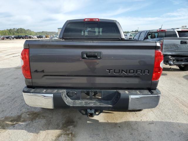 5TFUW5F10HX657087 - 2017 TOYOTA TUNDRA DOUBLE CAB SR/SR5 GRAY photo 6