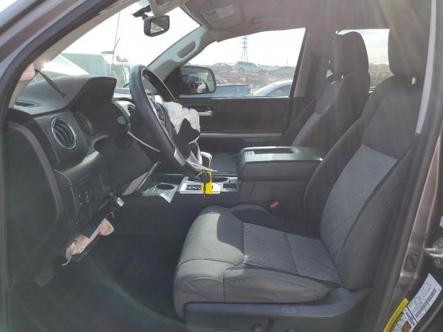 5TFUW5F10HX657087 - 2017 TOYOTA TUNDRA DOUBLE CAB SR/SR5 GRAY photo 7