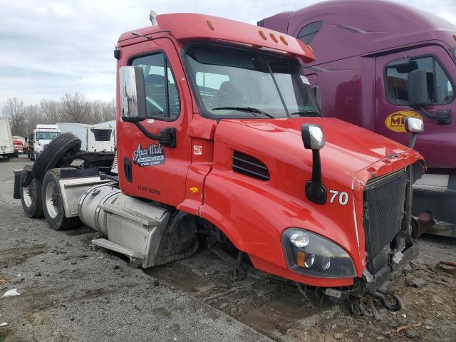 1FUJGBDV3JLJP8429 - 2018 FREIGHTLINER CASCADIA 1 RED photo 1