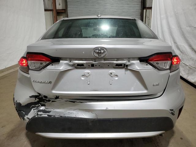 5YFEPMAE1NP330116 - 2022 TOYOTA COROLLA LE SILVER photo 6