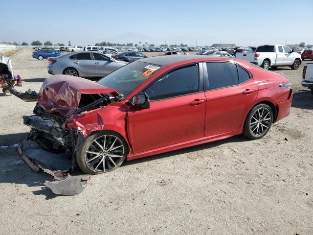 4T1T11BK2MU032229 - 2021 TOYOTA CAMRY SE BURGUNDY photo 1