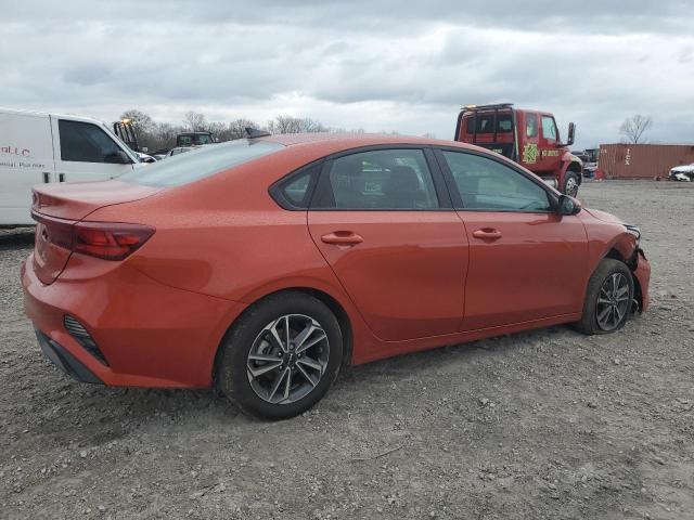 3KPF24AD1RE727956 - 2024 KIA FORTE LX ORANGE photo 3