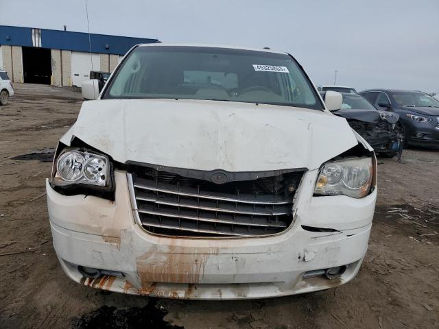 2A4RR5D16AR113224 - 2010 CHRYSLER TOWN AND C TOURING WHITE photo 5