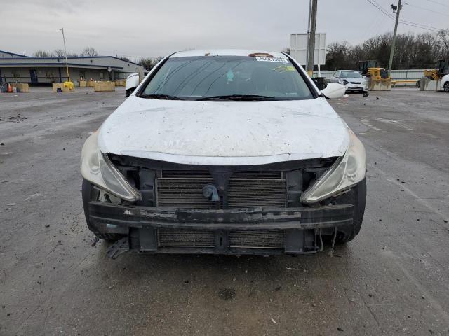 5NPEB4AC1DH689362 - 2013 HYUNDAI SONATA GLS WHITE photo 5