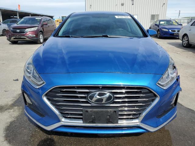 5NPE24AF0JH690332 - 2018 HYUNDAI SONATA SE BLUE photo 5