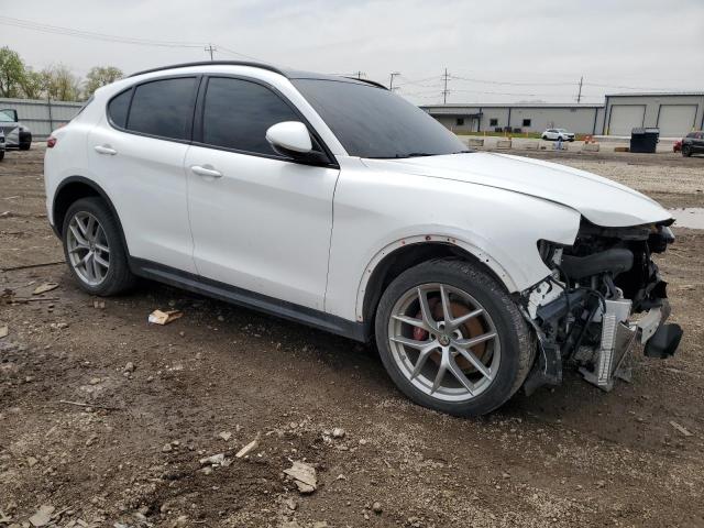 ZASFAKPN9J7B72760 - 2018 ALFA ROMEO STELVIO SPORT თეთრი ფოტო 4