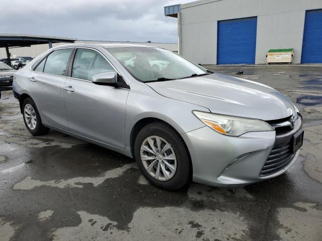 4T4BF1FK7FR499680 - 2015 TOYOTA CAMRY LE SILVER photo 4