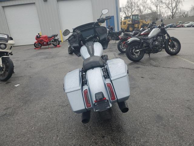 1HD1KH720RB640262 - 2024 HARLEY-DAVIDSON FLTRX 银色 照片 4