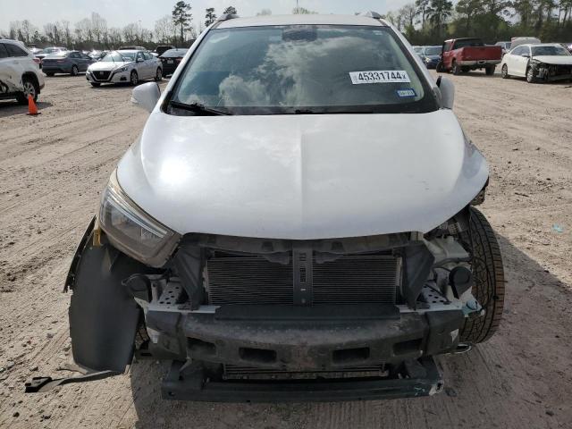 KL4CJASB7HB051651 - 2017 BUICK ENCORE PREFERRED WHITE photo 5