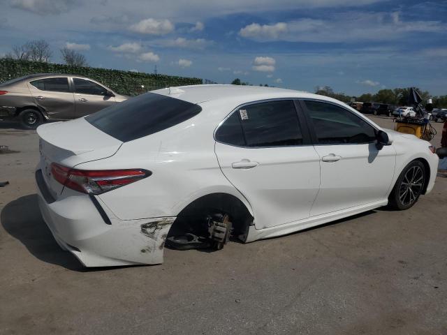 4T1G11AK7LU381825 - 2020 TOYOTA CAMRY SE WHITE photo 3