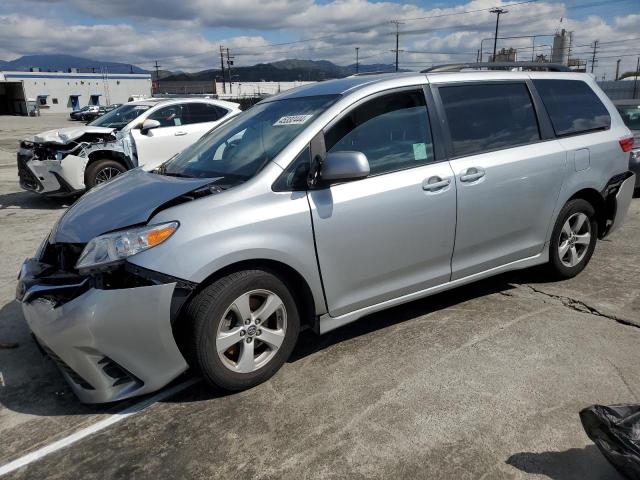 5TDKZ3DC4KS972348 - 2019 TOYOTA SIENNA LE SILVER photo 1