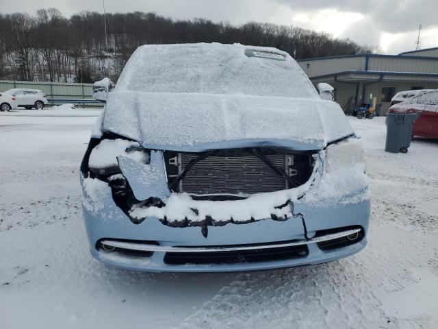 2C4RC1CG9DR753597 - 2013 CHRYSLER TOWN & COU TOURING L BLUE photo 5