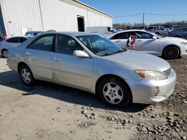 4T1BF32K32U035310 - 2002 TOYOTA CAMRY LE SILVER photo 4