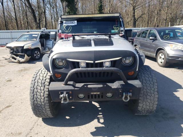 1C4HJWEG6CL189099 - 2012 JEEP WRANGLER U SAHARA SILVER photo 5