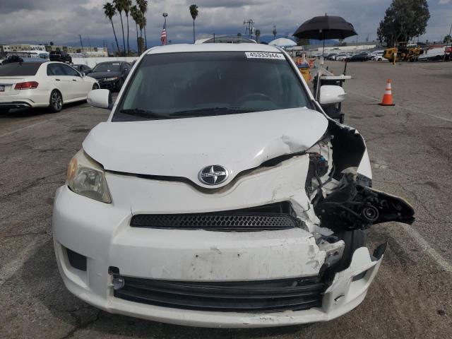 JTKKU10469J037902 - 2009 TOYOTA SCION XD WHITE photo 5