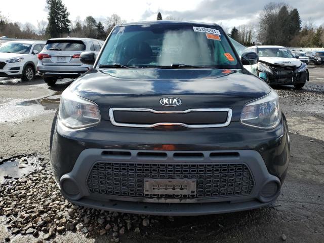 KNDJN2A24G7324698 - 2016 KIA SOUL BLACK photo 5