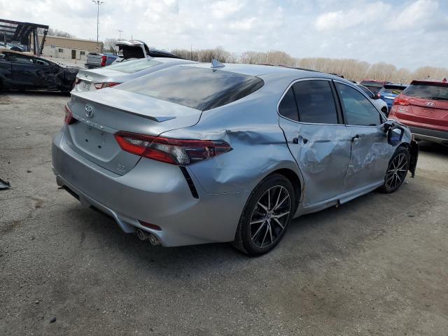 4T1T11BK2RU108698 - 2024 TOYOTA CAMRY SE NIGHT SHADE SILVER photo 3