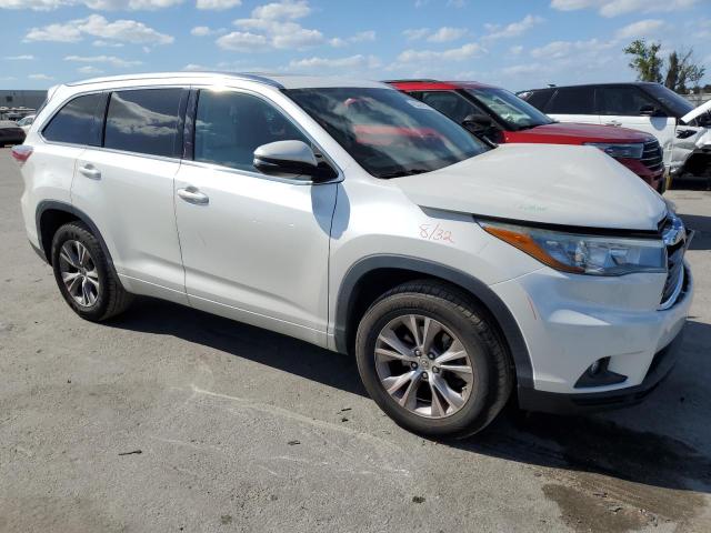 5TDKKRFH1FS100263 - 2015 TOYOTA HIGHLANDER XLE WHITE photo 4