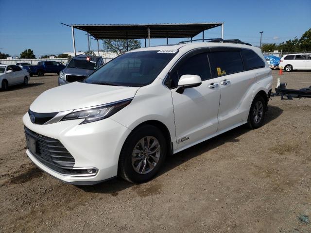 2021 TOYOTA SIENNA XLE, 