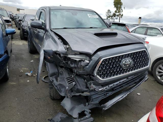5TFSZ5AN2JX140078 - 2018 TOYOTA TACOMA ACCESS CAB გრაფიტი ფოტო 4