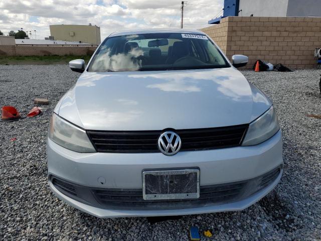 3VWD17AJ8EM360598 - 2014 VOLKSWAGEN JETTA SE SILVER photo 5