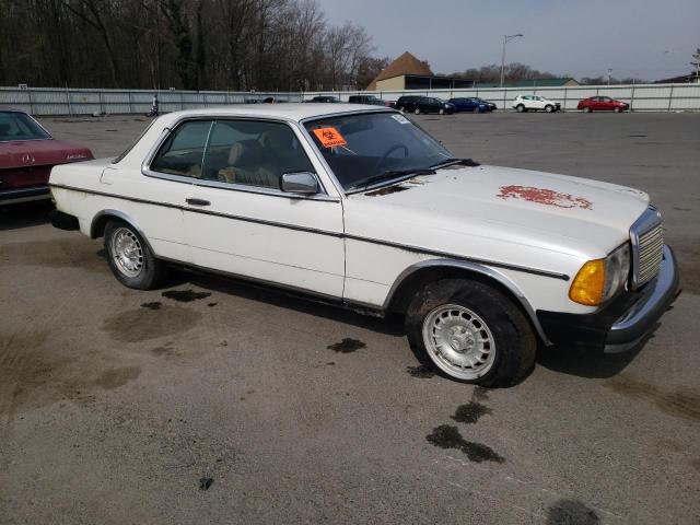 WDBAB53A7FA266164 - 1985 MERCEDES-BENZ 300 CDT WHITE photo 4