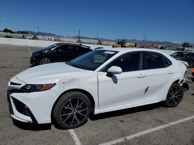 4T1G11AK0PU766410 - 2023 TOYOTA CAMRY SE NIGHT SHADE WHITE photo 1