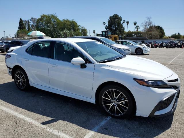 4T1G11AK0PU766410 - 2023 TOYOTA CAMRY SE NIGHT SHADE WHITE photo 4