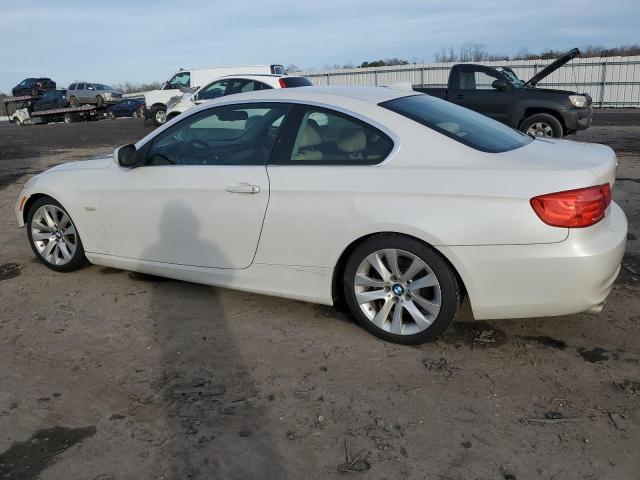 WBAKE3C57CE769425 - 2012 BMW 3 SERIES I WHITE photo 2