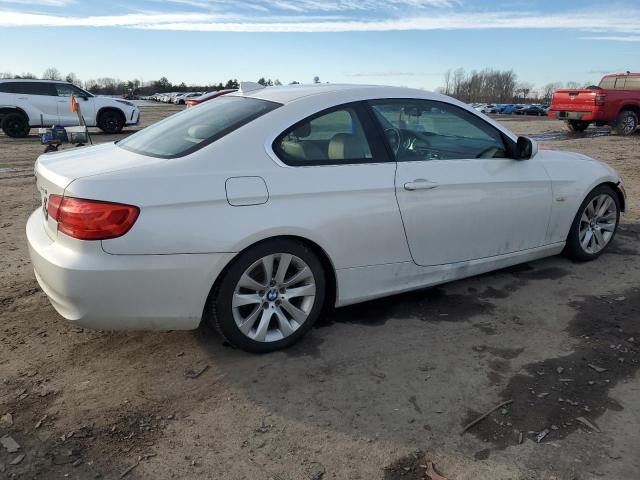 WBAKE3C57CE769425 - 2012 BMW 3 SERIES I WHITE photo 3