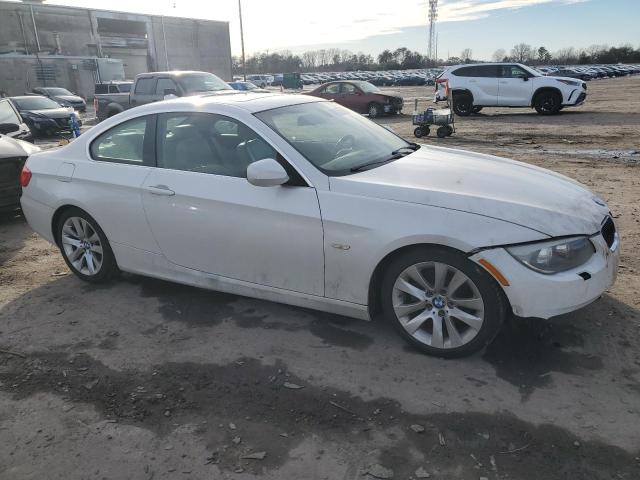 WBAKE3C57CE769425 - 2012 BMW 3 SERIES I WHITE photo 4