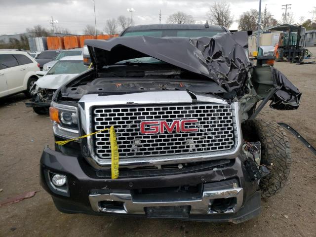 1GT12UE82GF105683 - 2016 GMC SIERRA K2500 DENALI GRAY photo 5