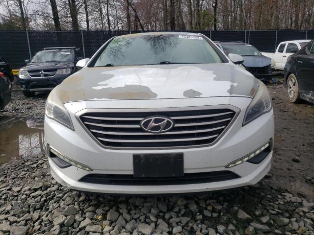 5NPE24AF9FH022049 - 2015 HYUNDAI SONATA SE WHITE photo 5