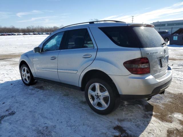 4JGBB22E98A387057 - 2008 MERCEDES-BENZ ML 320 CDI SILVER photo 2
