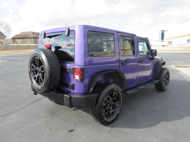 1C4BJWEG7JL851002 - 2018 JEEP WRANGLER U SAHARA PURPLE photo 3