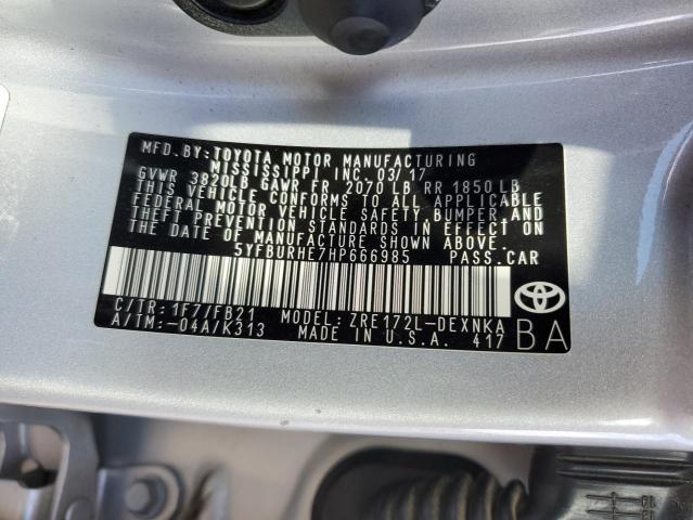 5YFBURHE7HP666985 - 2017 TOYOTA COROLLA L SILVER photo 12