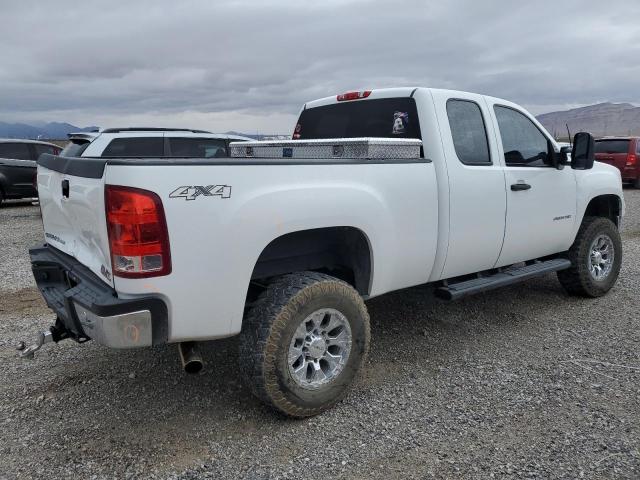 1GT220CG4DZ184873 - 2013 GMC SIERRA K2500 SLE WHITE photo 3