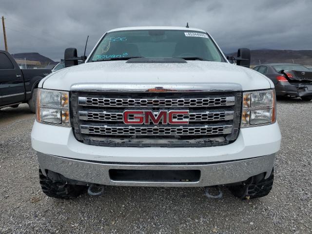 1GT220CG4DZ184873 - 2013 GMC SIERRA K2500 SLE WHITE photo 5