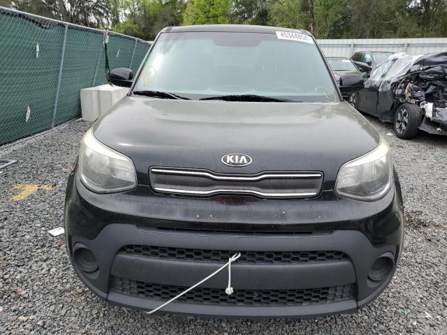 KNDJN2A26H7885566 - 2017 KIA SOUL BLACK photo 5